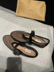alaia-shoes-black-flat-shoes-looks-like