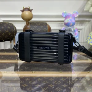 rimowa-bag-black-crossbody-looks-like