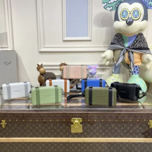 rimowa-bag-unknown-unknown-unknown-looks-like