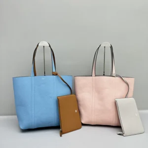 unknown-bag-blue-tote-bag-pink-tote-bag-looks-like