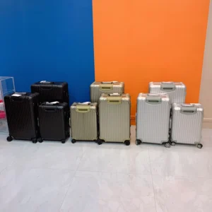 unknown-luggage-black-unknown-unknown-looks-like
