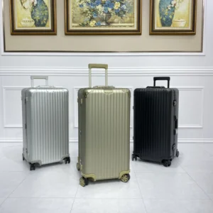 unknown-luggage-unknown-black-looks-like